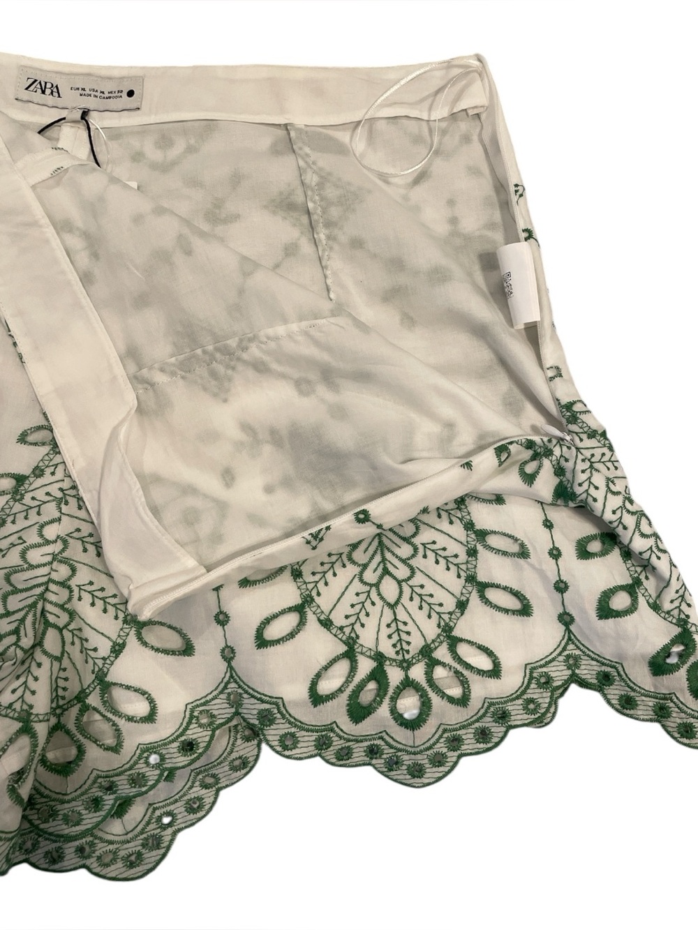 Zara Shorts for Women’s White with Green Eyelet Embroidery Size XL NWT - Picture 5 of 12